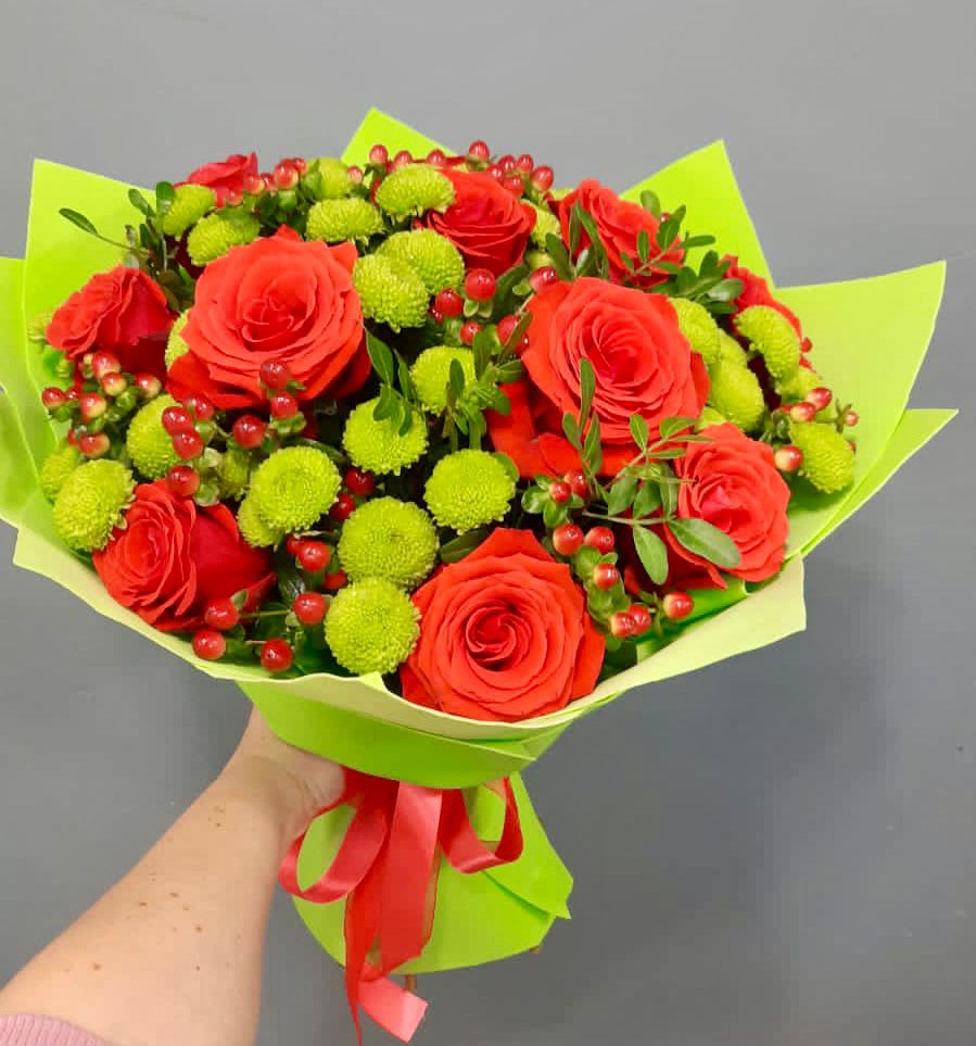 Букет цветов из: Хризантемы и Розы в Пелагиаде