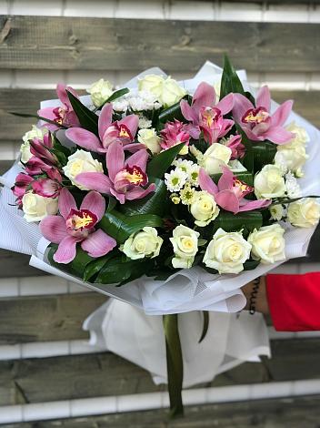Букет цветов из: Розы и Хризантемы в Пелагиаде