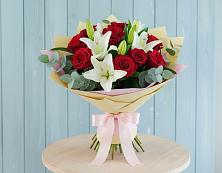 Букет цветов из:  Лилии и Розы в Пелагиаде