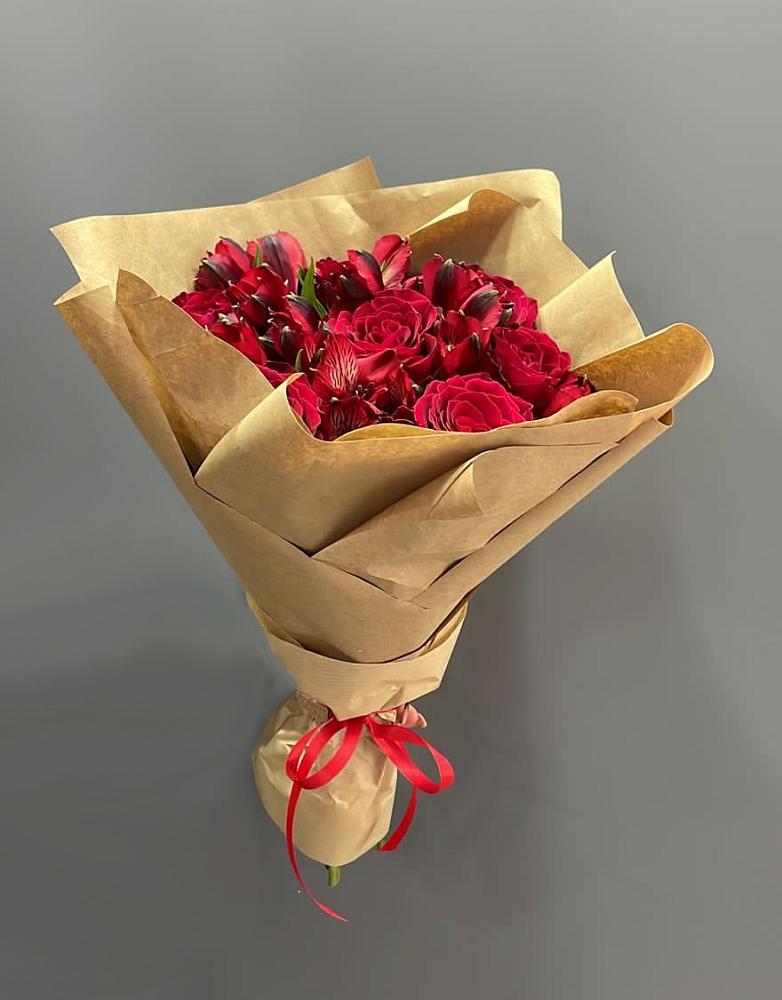 Букет цветов из: Альстромерии и Розы в Пелагиаде