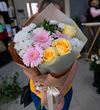 Букет цветов из:  Герберы, Розы и Хризантемы в Пелагиаде