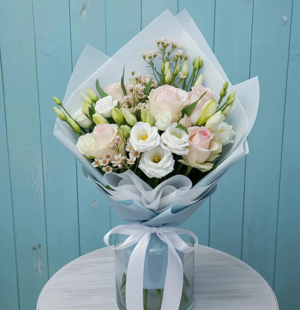 Букет цветов из: Розы и Лизиантусы в Пелагиаде