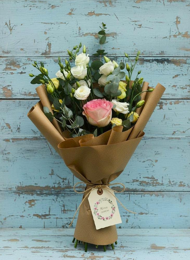 Букет цветов из: Розы и Лизиантусы в Пелагиаде