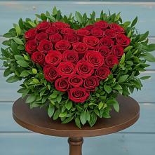 Цветочная композиция из Розы в виде сердца в Пелагиаде