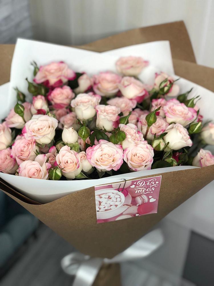 Букет цветов из: Розы в Пелагиаде