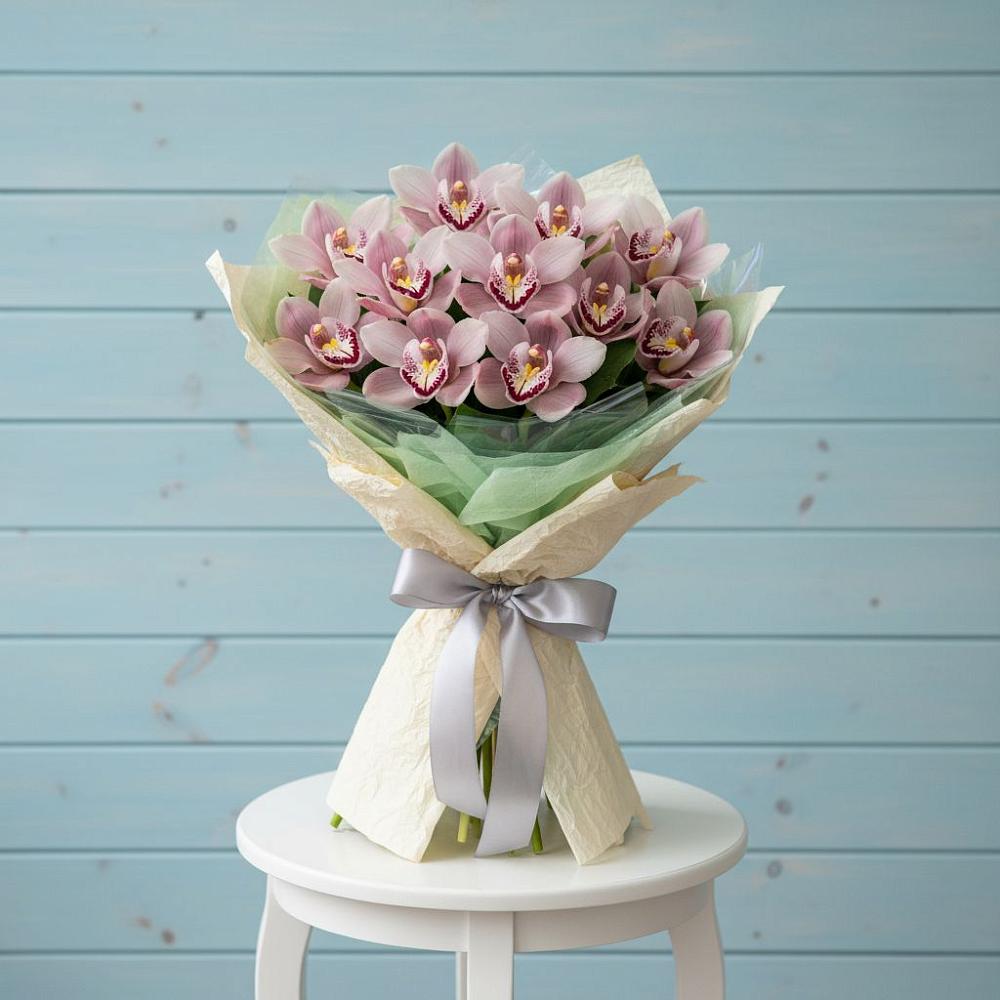 Букет цветов из: Орхидеи и Розы в Пелагиаде