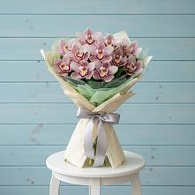 Букет цветов из:  Орхидеи и Розы в Пелагиаде