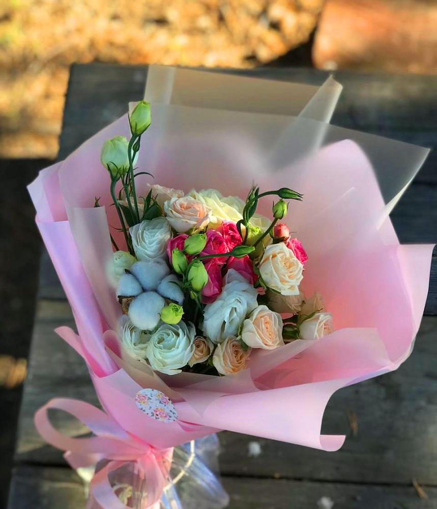 Букет цветов из: Розы и Лизиантусы в Пелагиаде