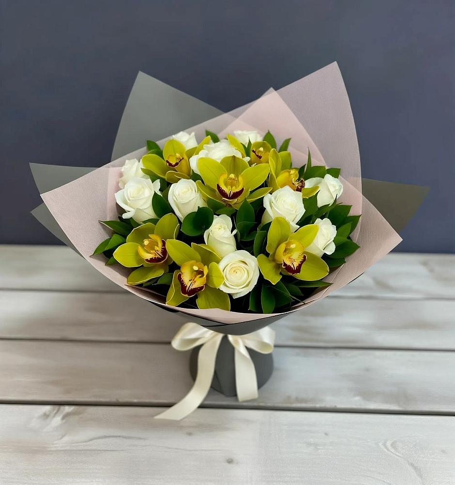 Букет цветов из: Орхидеи и Розы в Пелагиаде