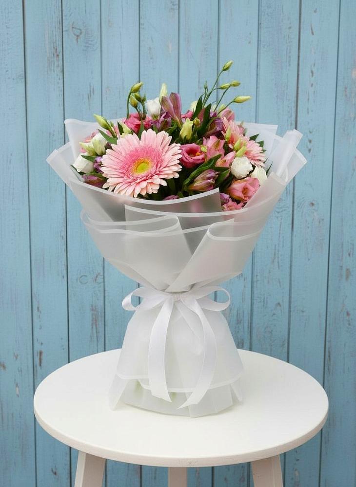 Букет цветов из: Герберы, Альстромерии и Лизиантусы в Пелагиаде