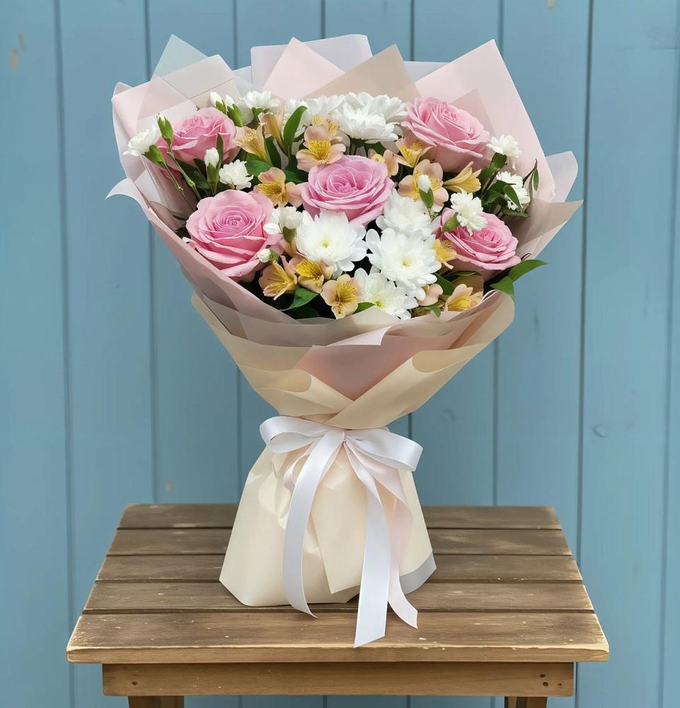 Букет цветов из: Гвоздики, Орхидеи и Розы в Пелагиаде