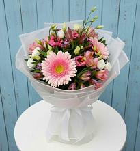 Букет цветов из:  Герберы, Альстромерии и Лизиантусы в Пелагиаде
