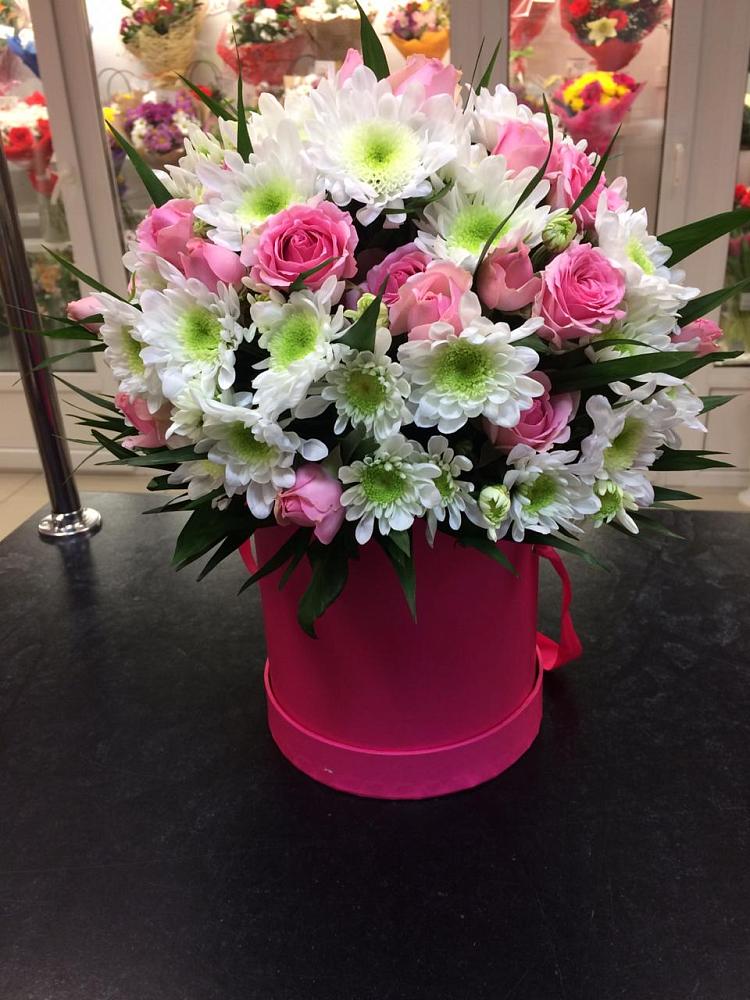 Цветочная композиция из Розы и Хризантемы в шляпной коробке в Пелагиаде