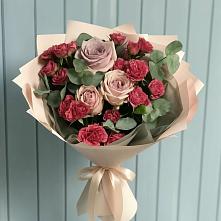 Букет цветов из:  Гвоздики и Розы в Пелагиаде