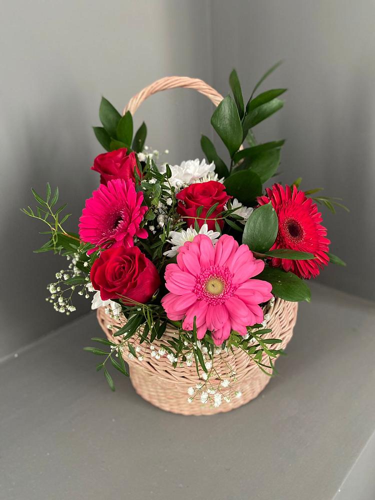Цветочная композиция из Розы, Хризантемы и Герберы в корзине в Пелагиаде